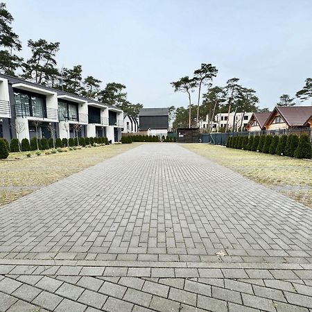 Prestige House Apartament - 2 Sypialnie Z Ogrodkiem I Basenem Pobierowo Exteriör bild