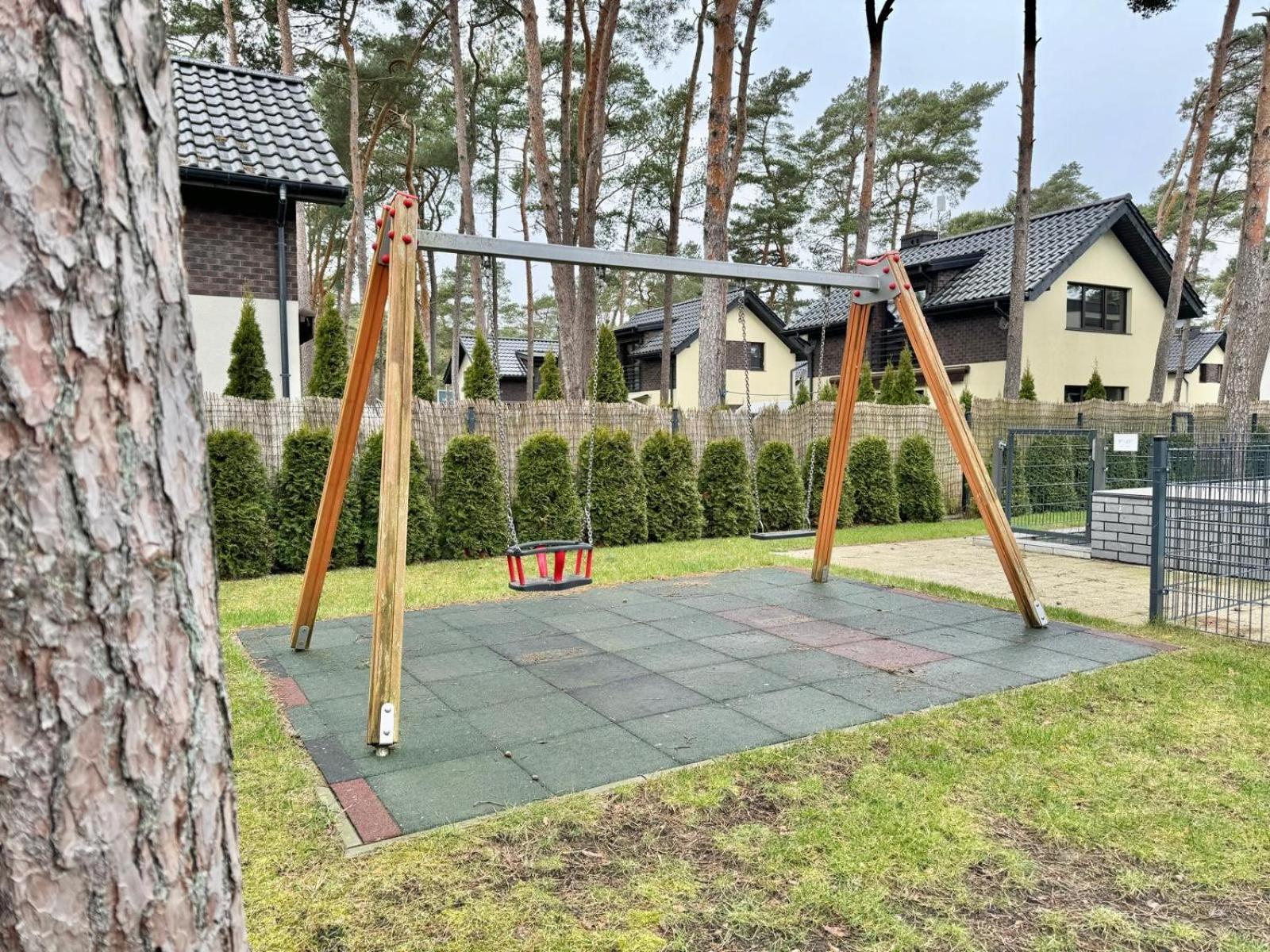 Prestige House Apartament - 2 Sypialnie Z Ogrodkiem I Basenem Pobierowo Exteriör bild