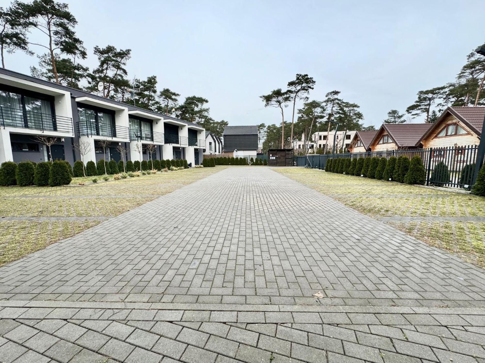 Prestige House Apartament - 2 Sypialnie Z Ogrodkiem I Basenem Pobierowo Exteriör bild