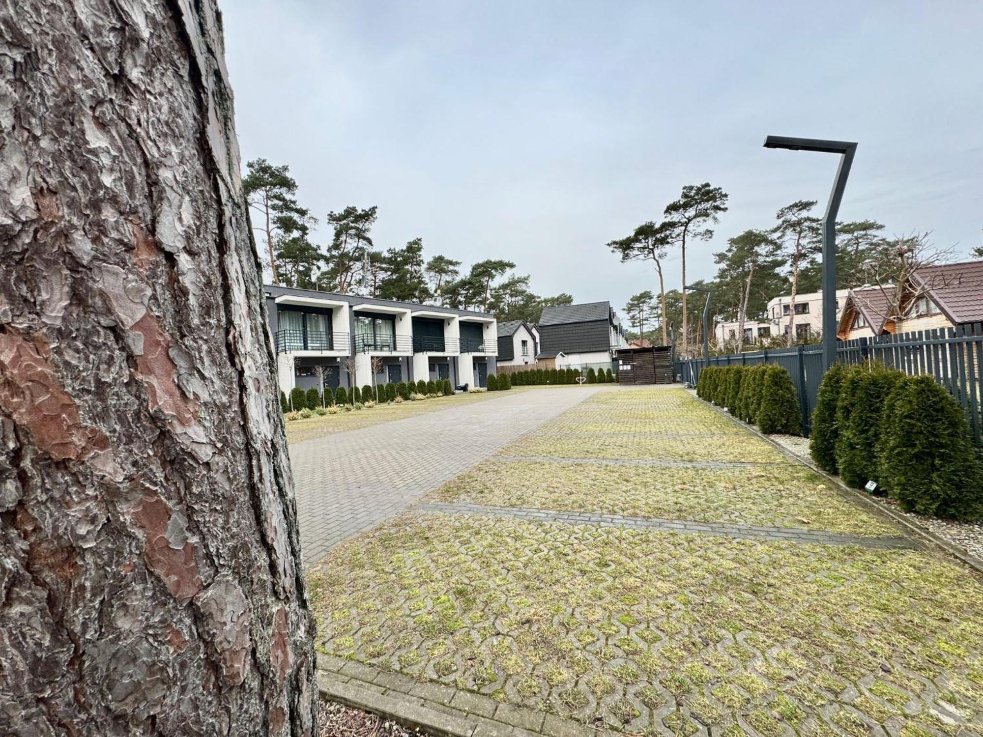 Prestige House Apartament - 2 Sypialnie Z Ogrodkiem I Basenem Pobierowo Exteriör bild